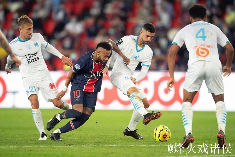 马赛vs纽卡比赛期间球迷厕所内行为出格